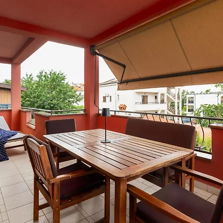 Banic Near Porec-spadici Apartamento *